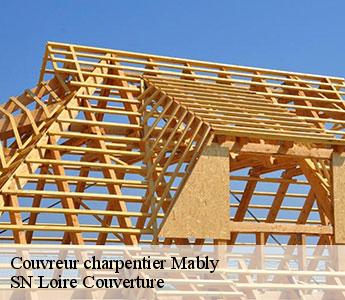 Couvreur charpentier  42300